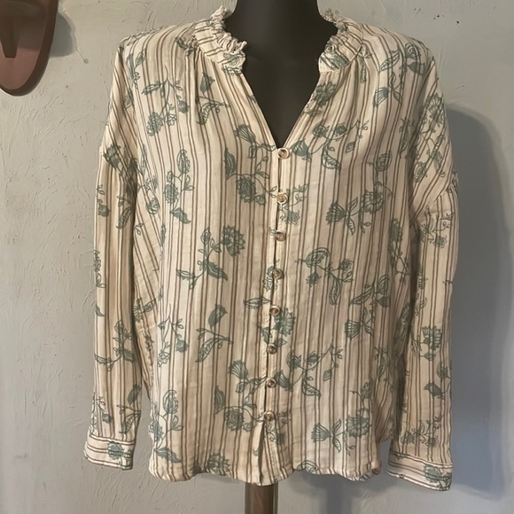 Medium Dip cream gold & green floral long sleeve ruffled color button down shirt - Picture 1 of 16